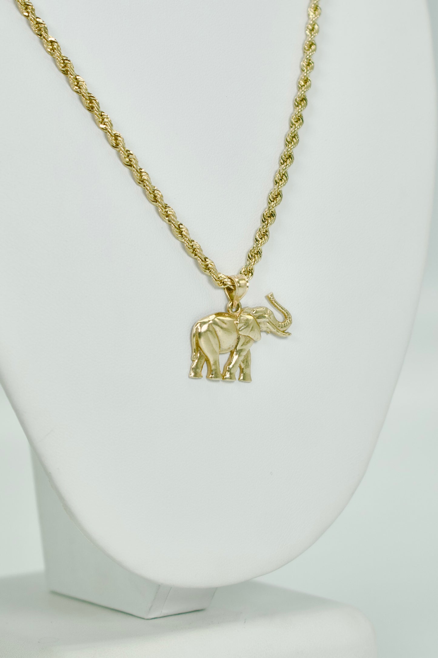 14K Elephant Pendant With Rope Chain Yellow Gold