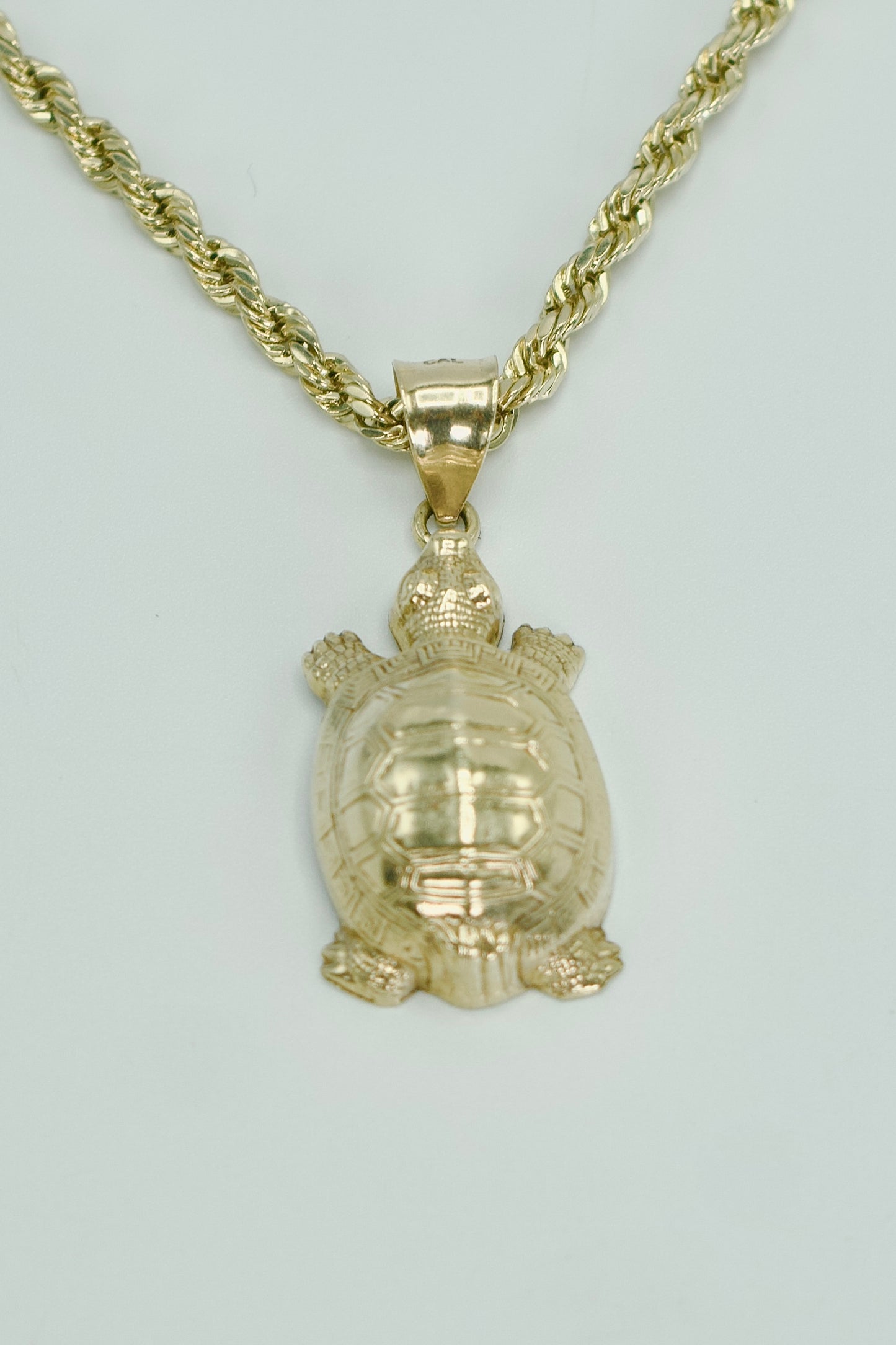 14K Turtle Pendant With Rope Chain Yellow Gold