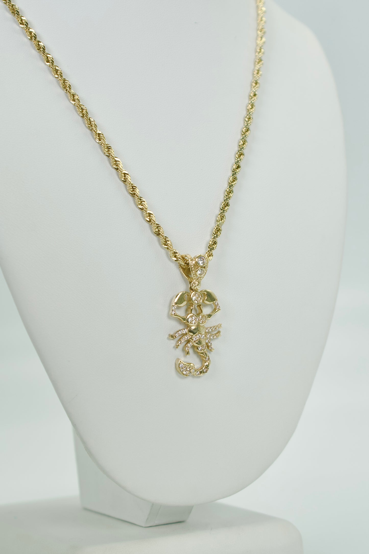 14K SCORPION Cz Pendant With Rope Chain Yellow Gold