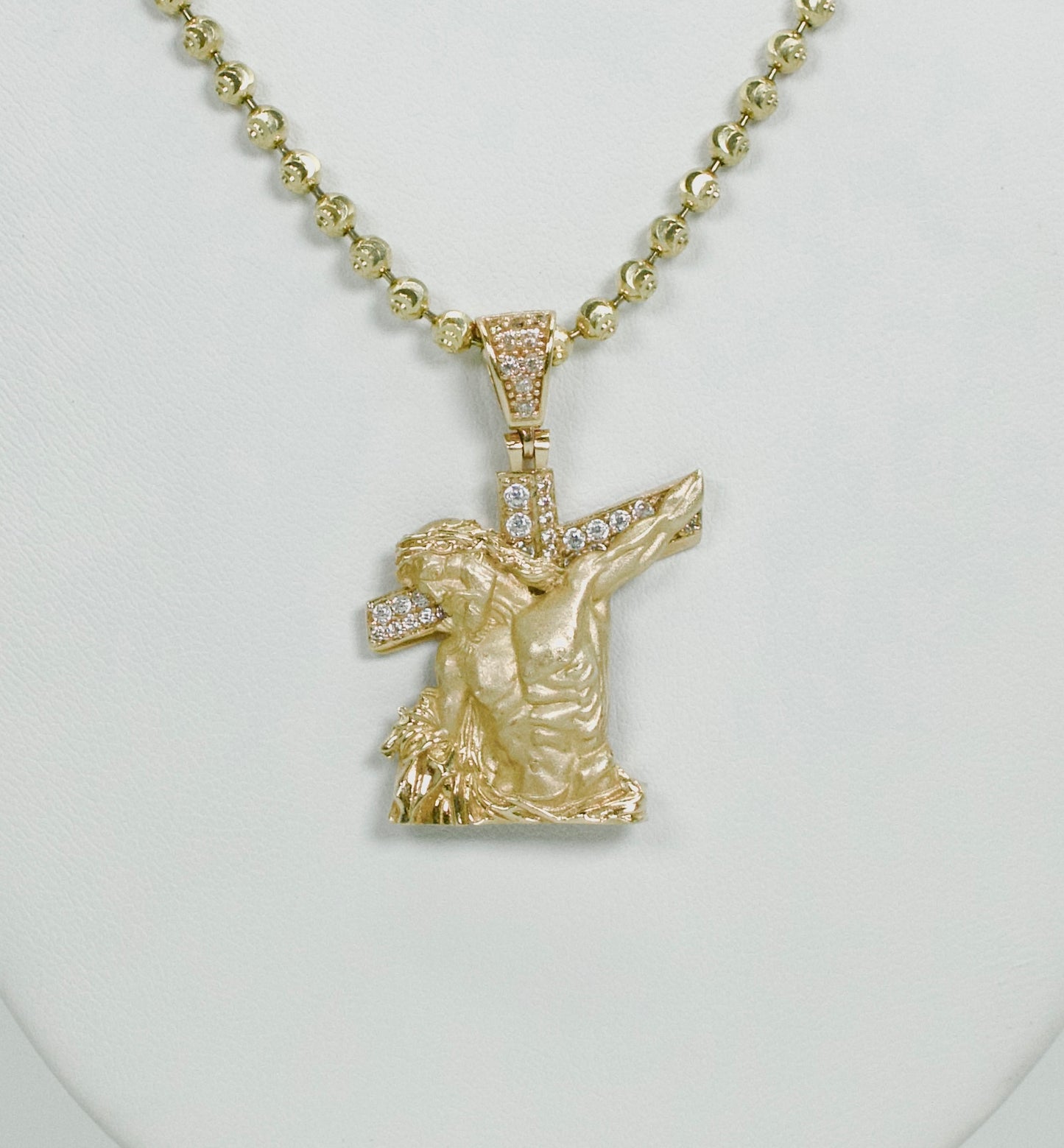 14K Jesus Christ Cz Pendant With Moon Cut Chain Yellow Gold