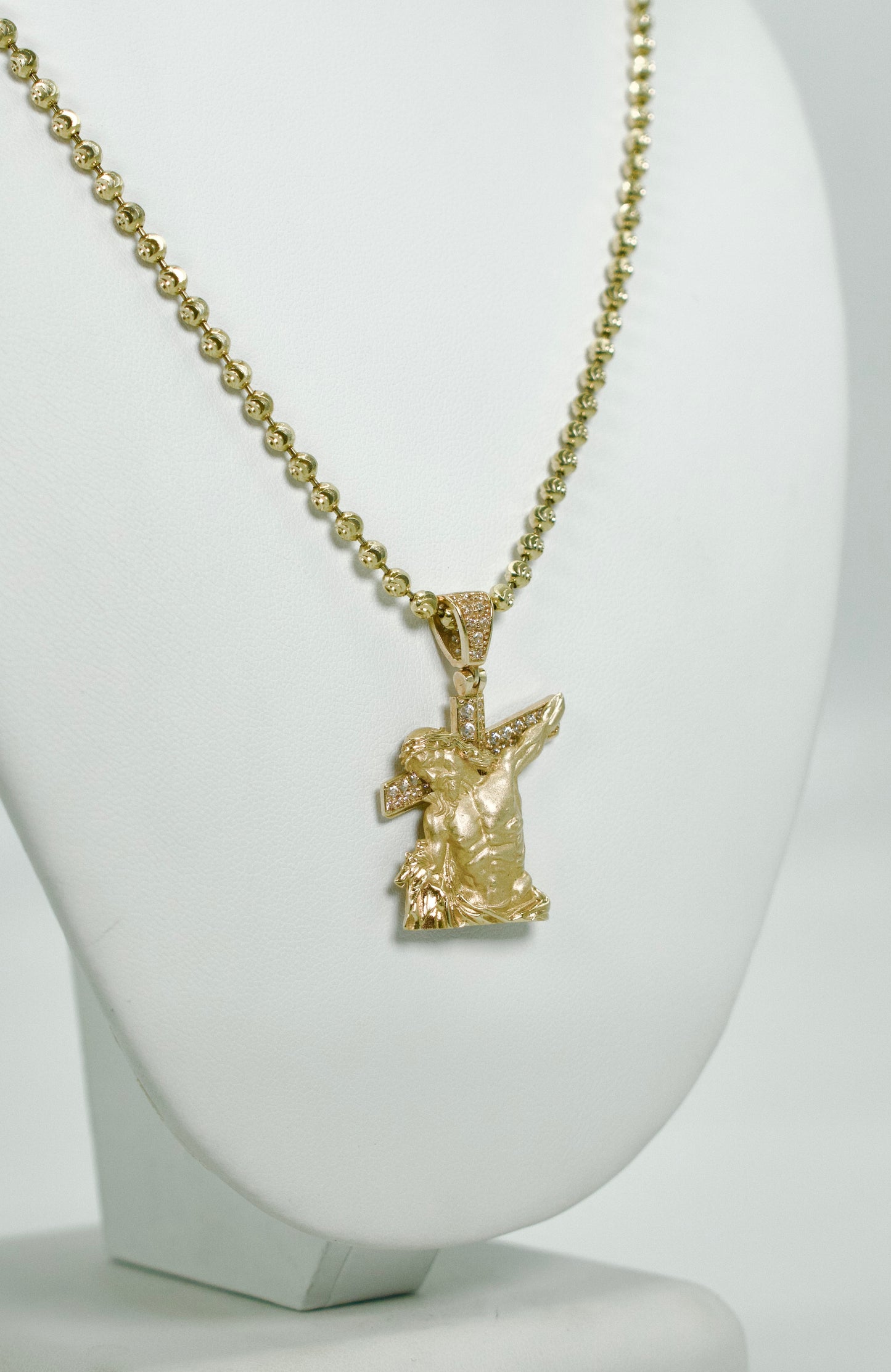14K Jesus Christ Cz Pendant With Moon Cut Chain Yellow Gold