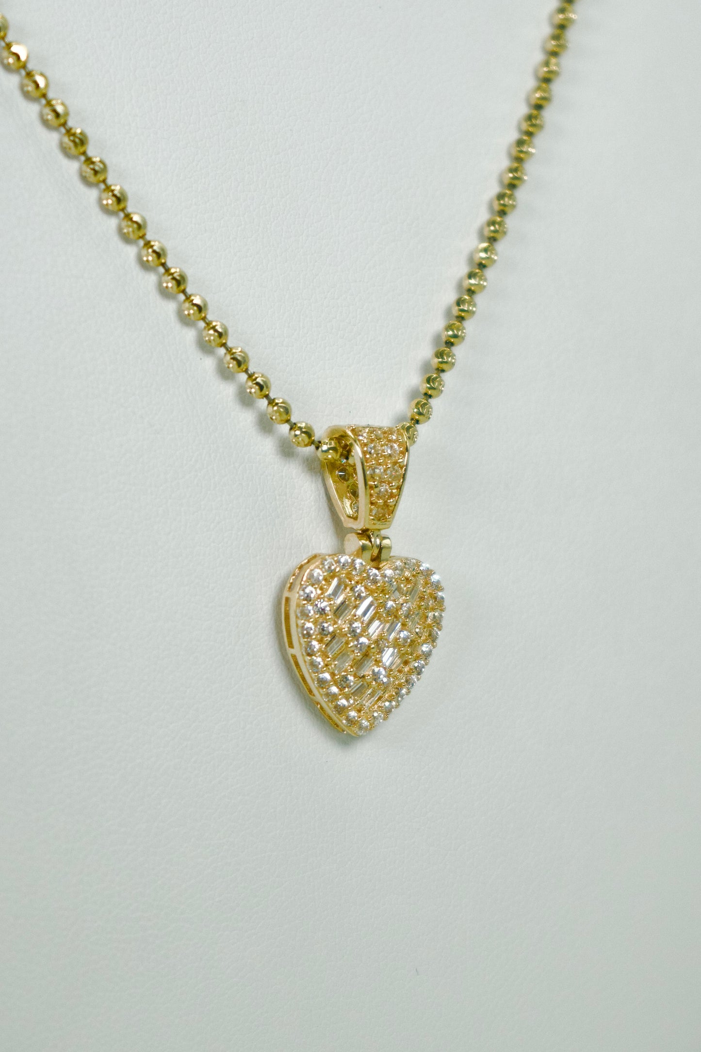 14K Heart Pendant Baguette / Cz Stones With Moon Cut Chain Yellow Gold