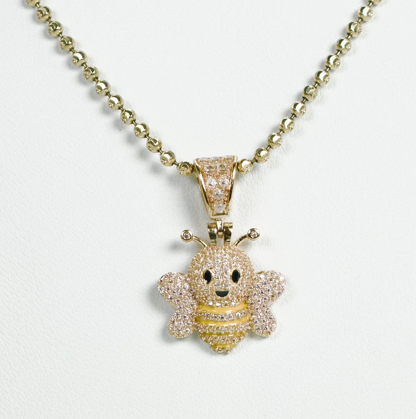 14K BEE Pendant Cz Stones With Moon Cut Chain Yellow Gold