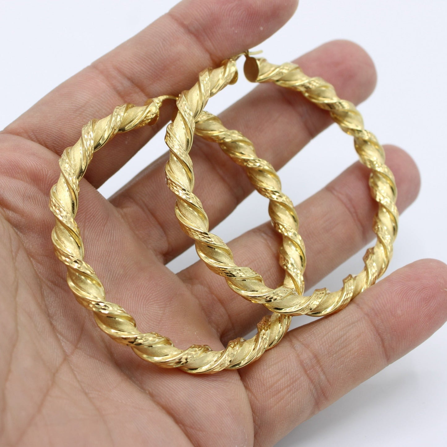 14K Spiral Hopps Yellow Gold
