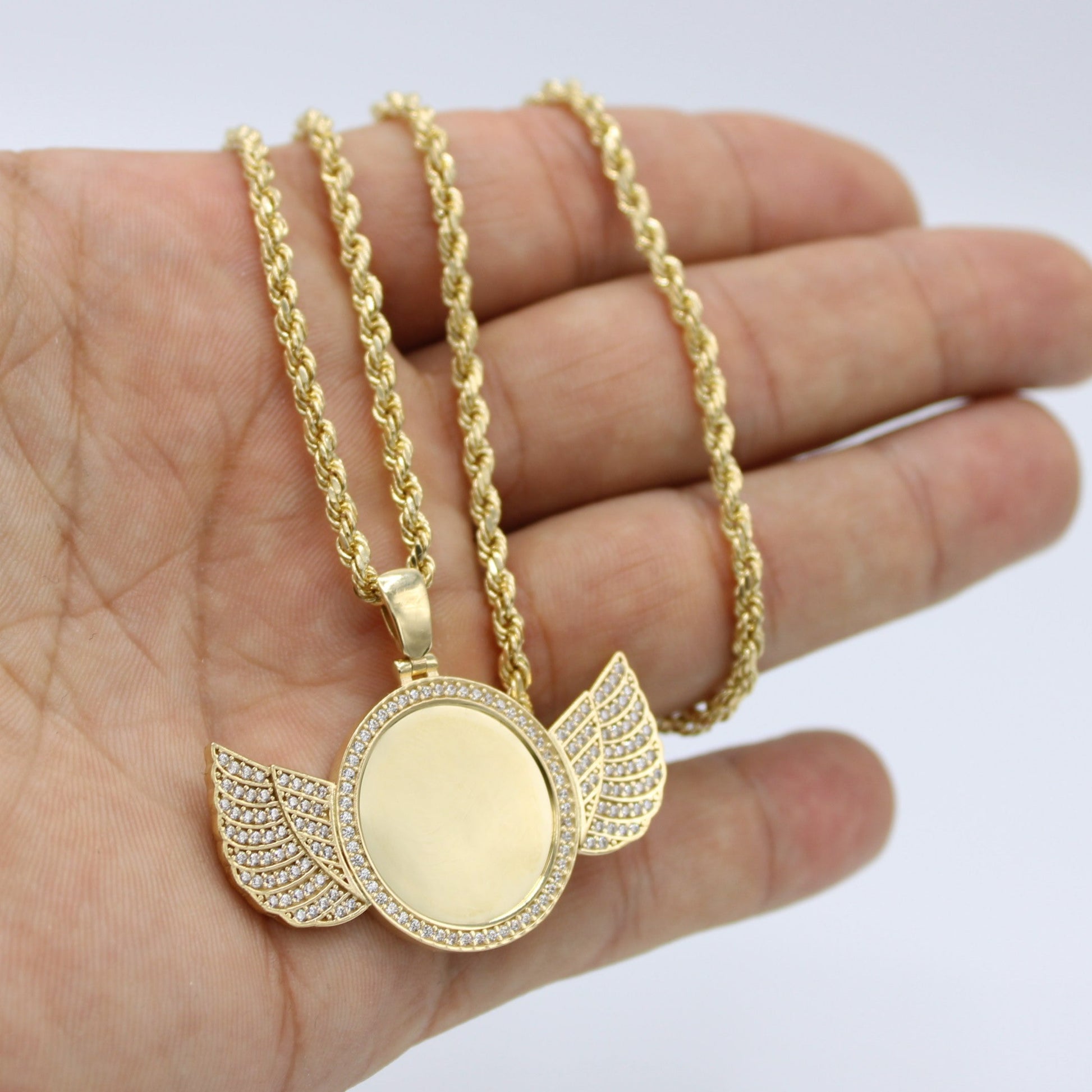 14K Angel Wings Picture Pendant z Stones with Rope Chain Yellow